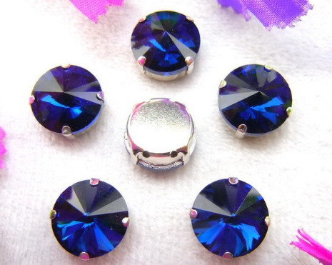 риволи_стразы_пришивные_в_цапах__оправе___вставка_стекло__10_мм__4_отверстия__цвет_тёмно_синий___1_шт__1.jpg